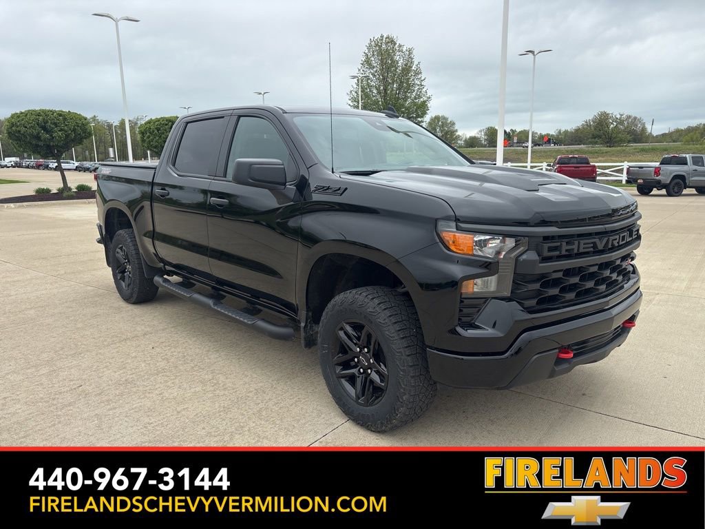 Used 2023 Chevrolet Silverado 1500 Custom Trail Boss w/ LPO, Dark Essentials Package AWD/4WD image 8