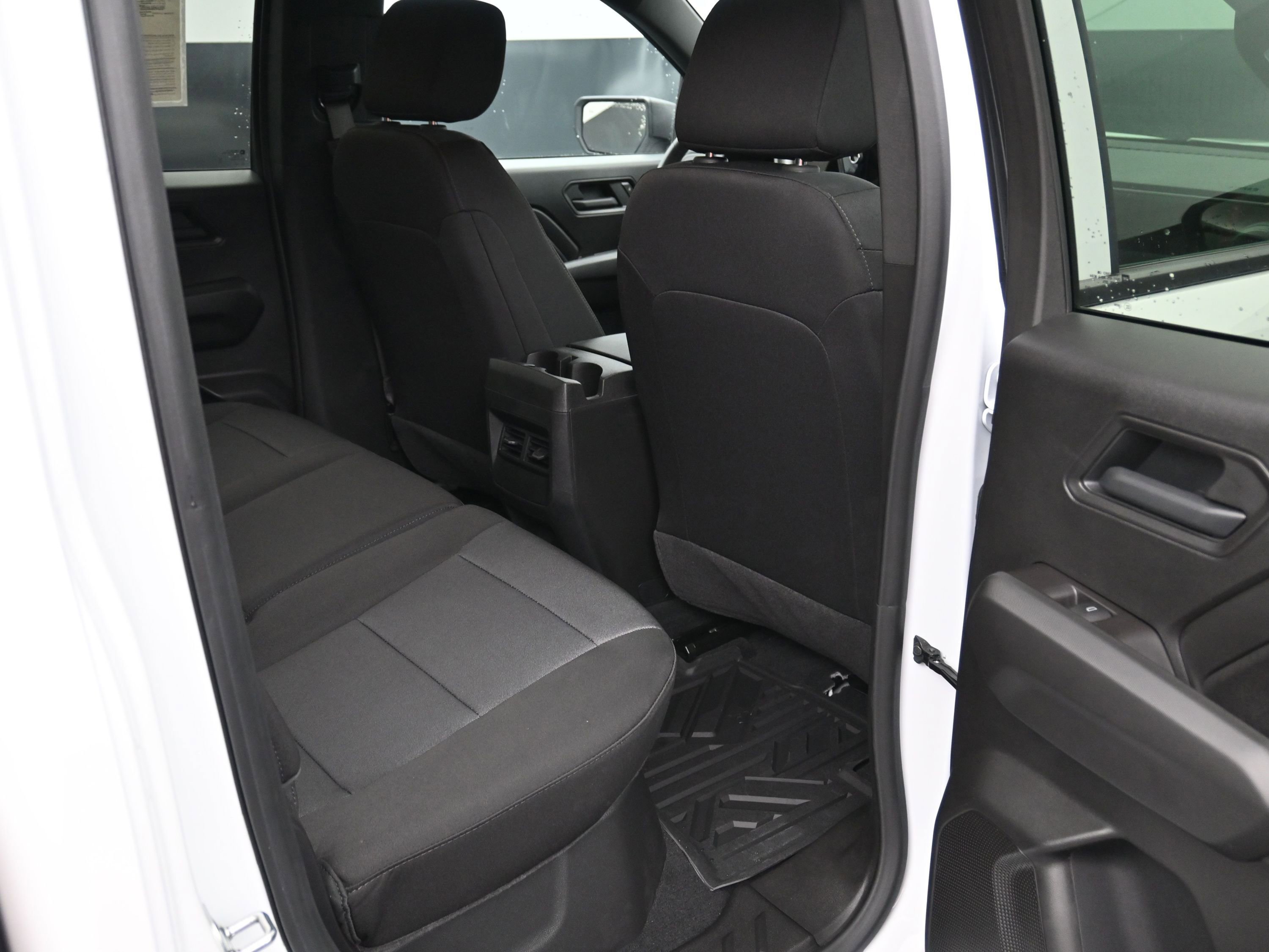 Used 2025 Chevrolet Colorado W/T image 10