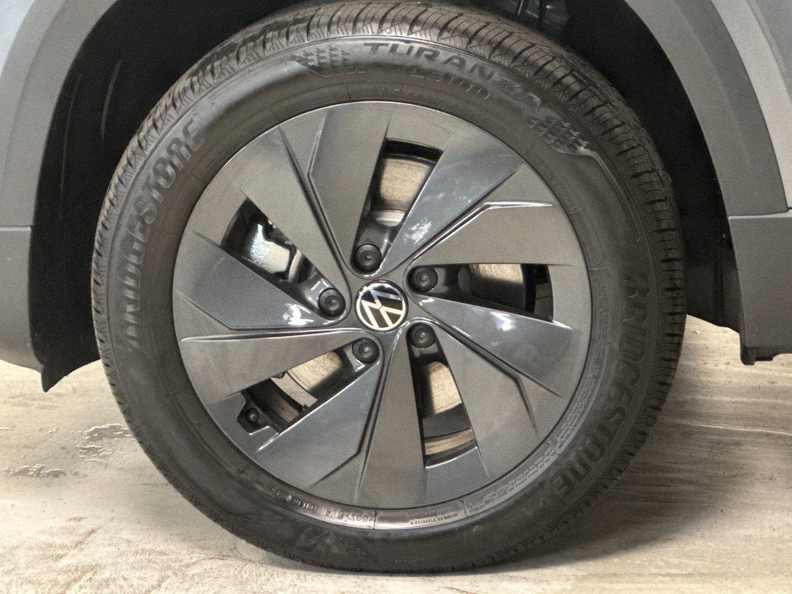 New 2026 Volkswagen Taos S image 24