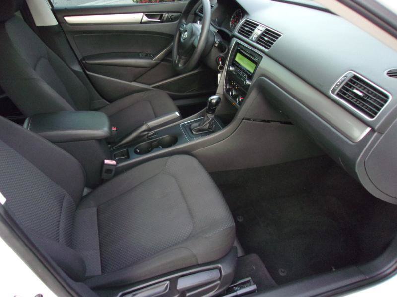 Used 2014 Volkswagen Passat 1.8T S FWD image 21
