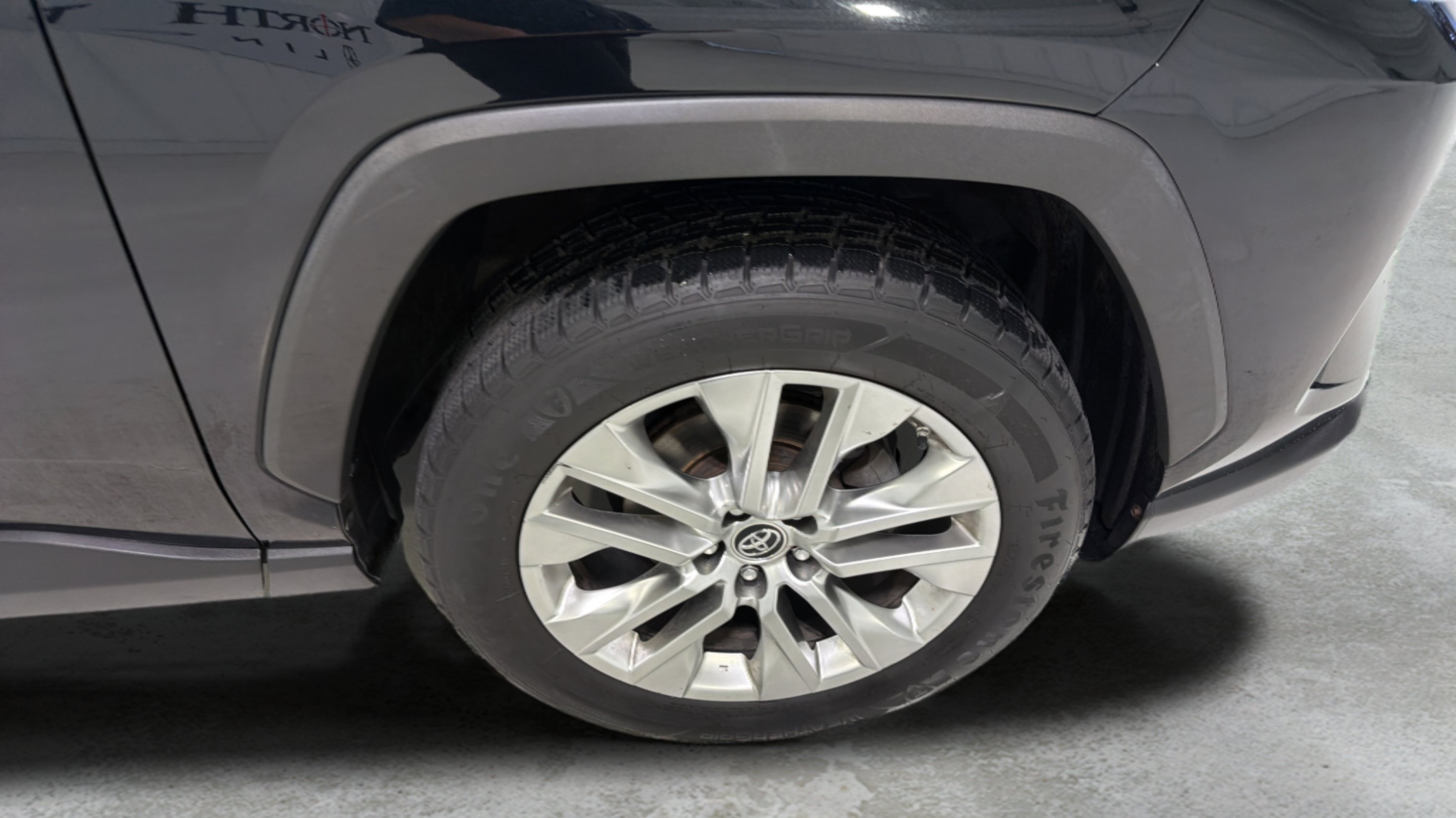 Used 2019 Toyota RAV4 XLE Premium AWD/4WD image 25
