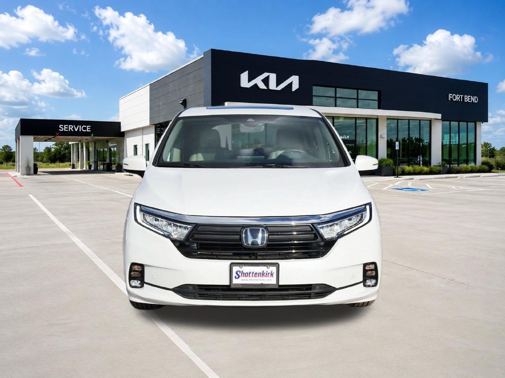 Used 2024 Honda Odyssey Elite image 2