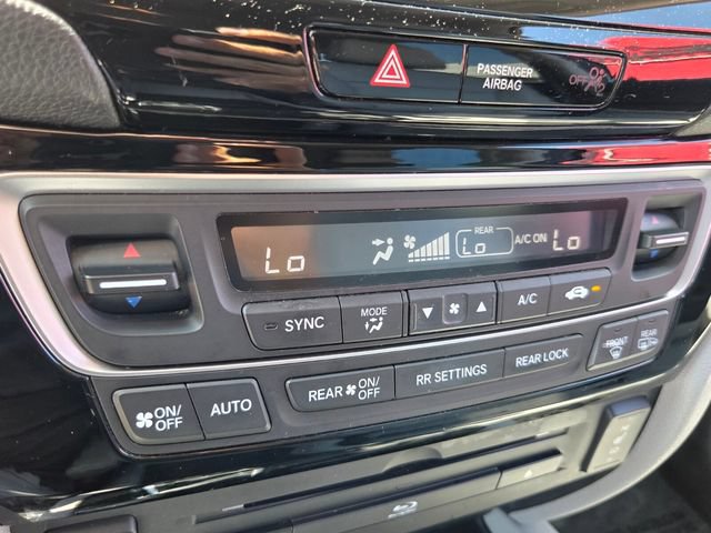Used 2018 Honda Pilot Touring image 25