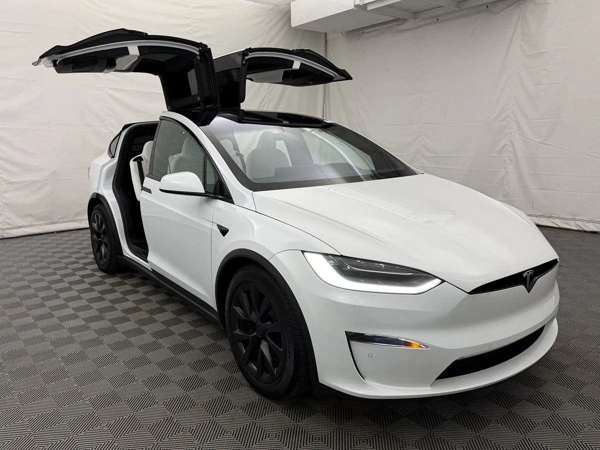 Used 2022 Tesla Model X AWD/4WD image 9