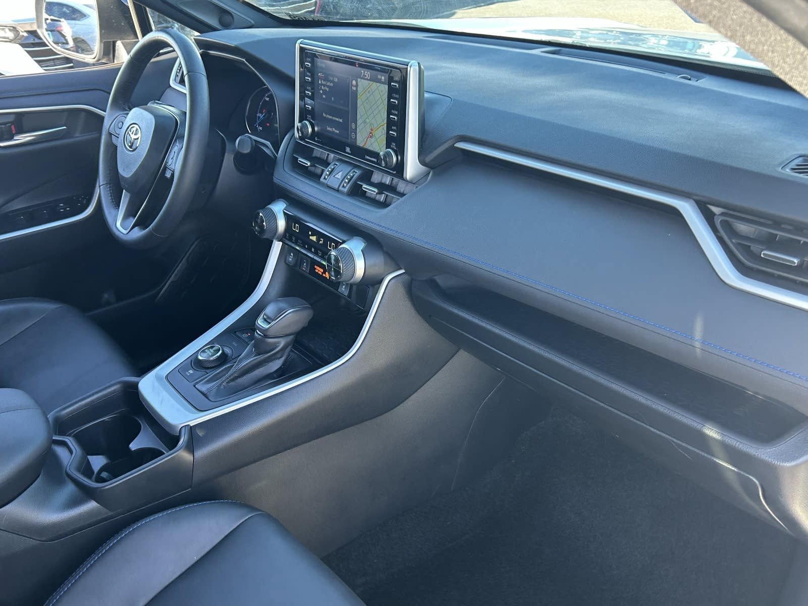 Used 2021 Toyota RAV4 XSE w/ XSE Grade Weather Package AWD/4WD image 15