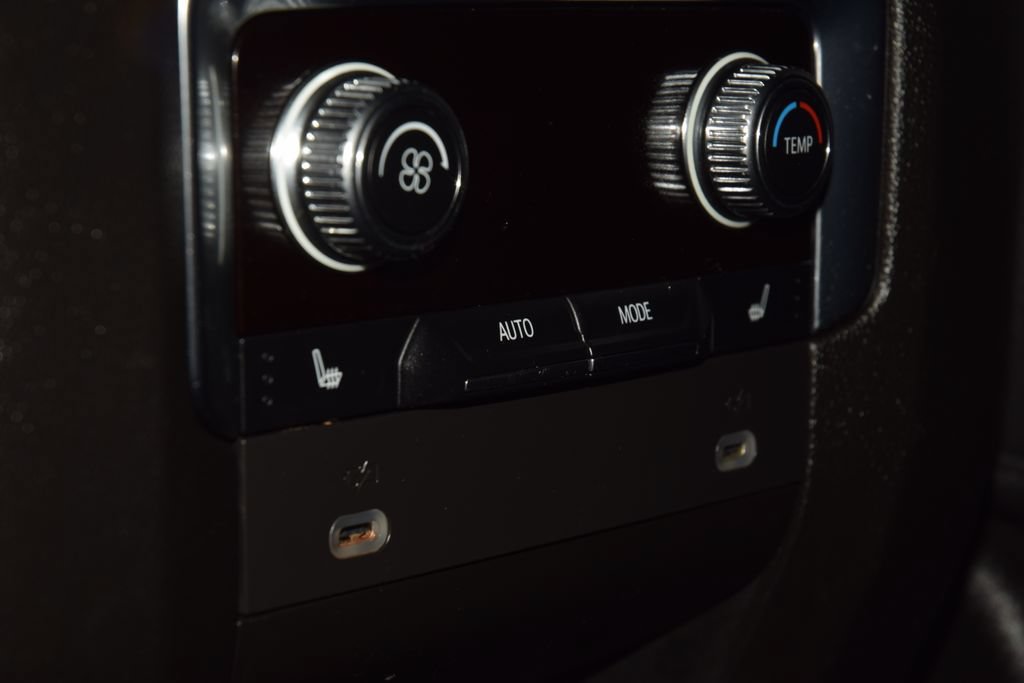 Used 2024 GMC Yukon XL Denali AWD/4WD image 45