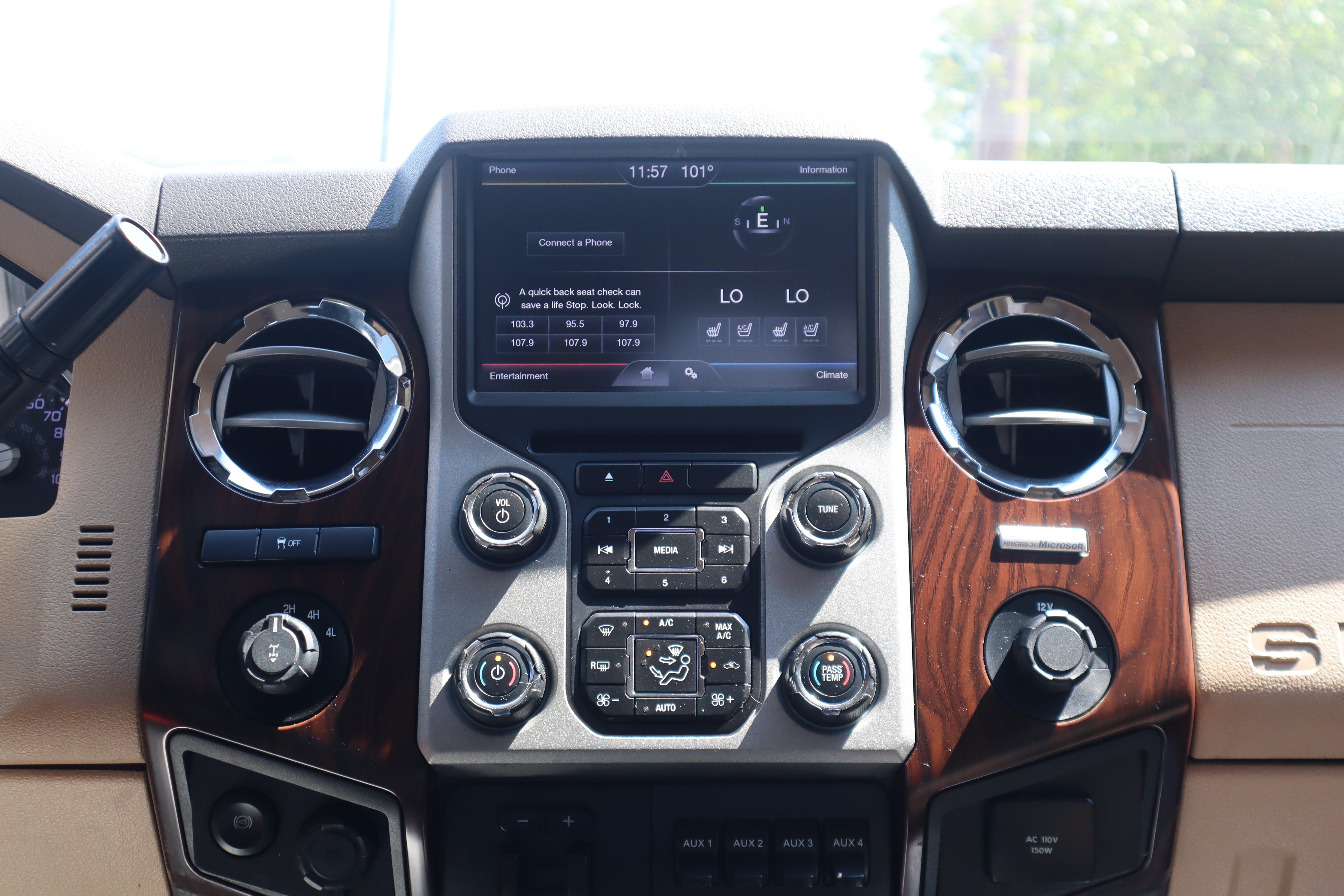Used 2015 Ford F350 Lariat w/ Lariat Interior Package AWD/4WD image 14