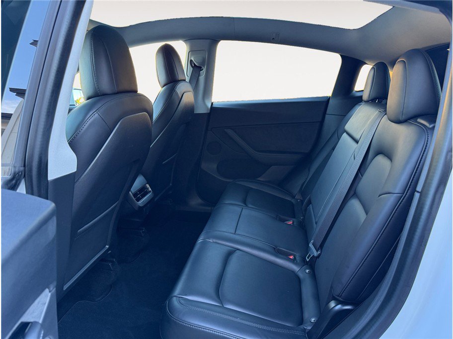 Used 2020 Tesla Model Y Long Range image 13