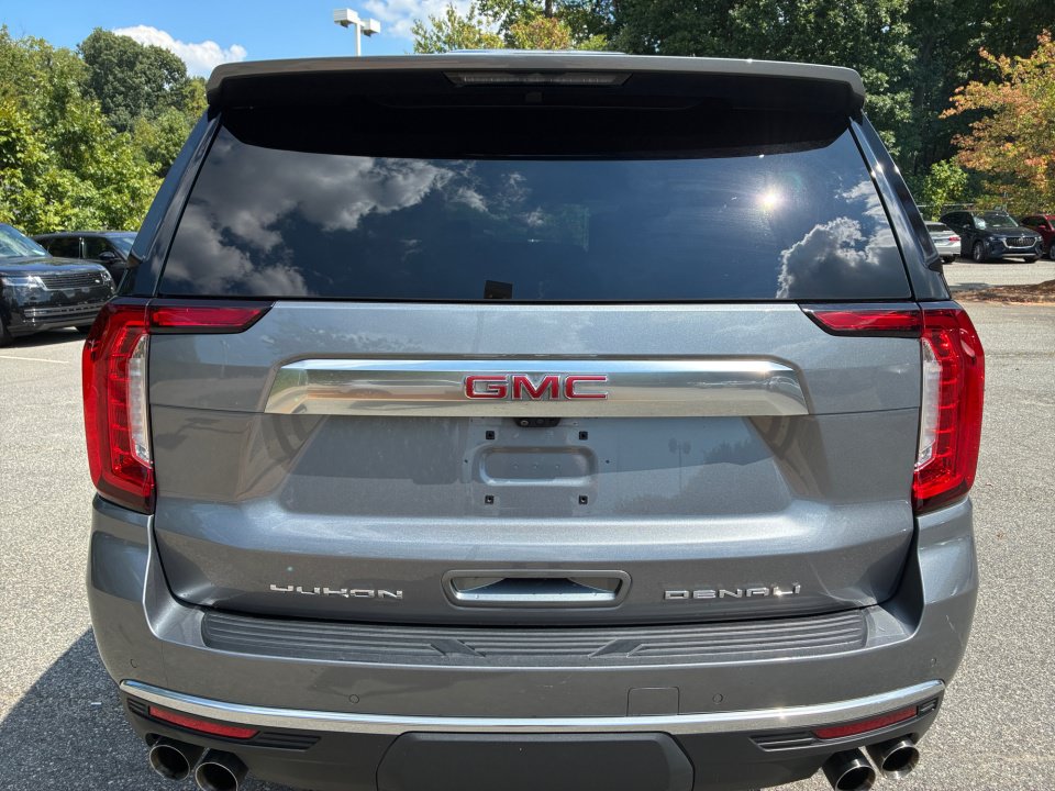 Used 2021 GMC Yukon XL Denali w/ Denali Premium Package AWD/4WD image 14