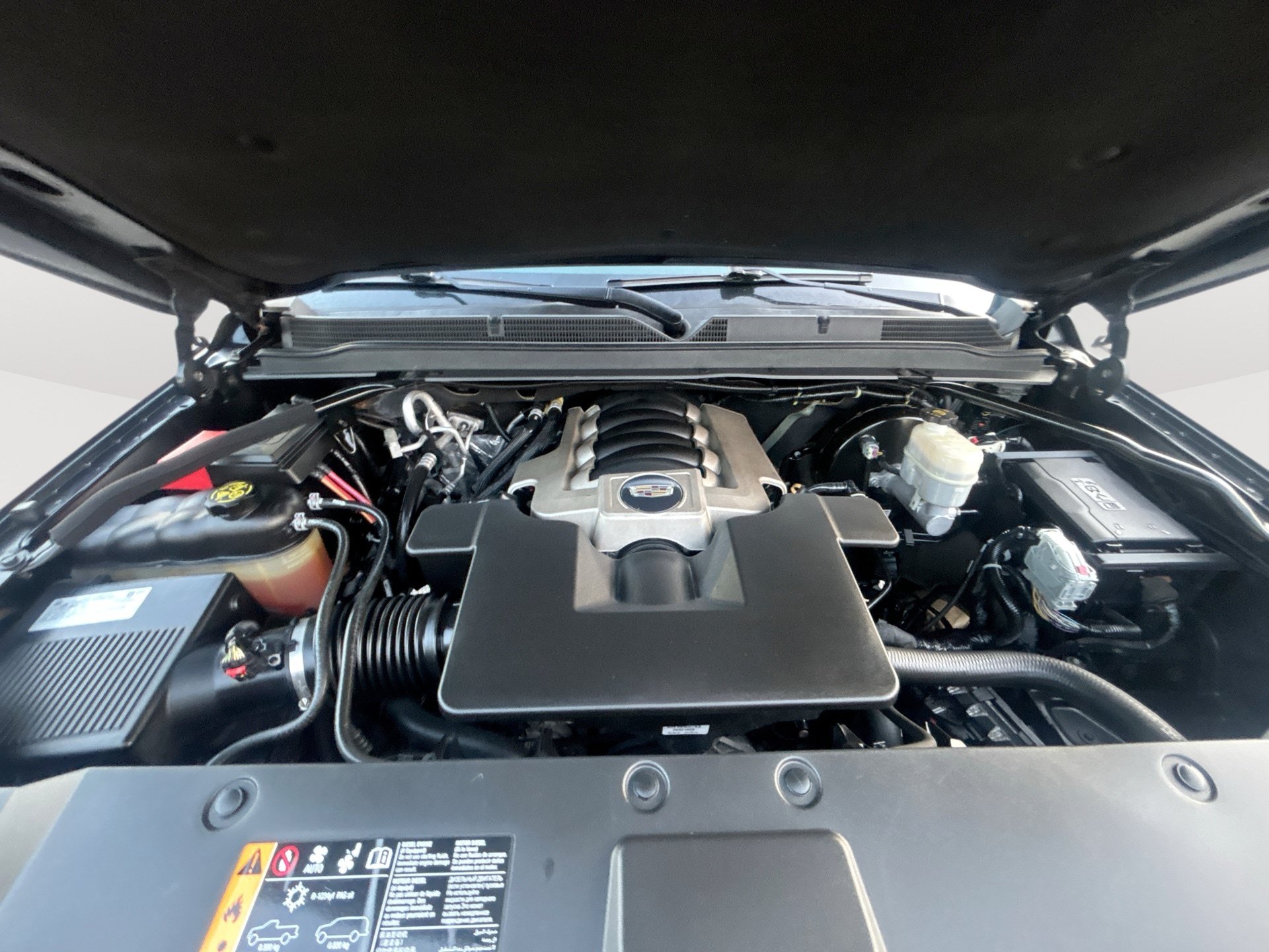 Used 2019 Cadillac Escalade ESV Platinum AWD/4WD image 18