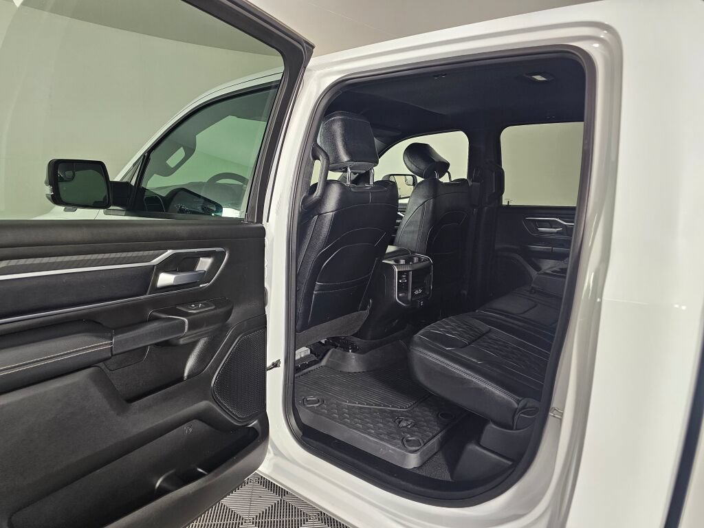Used 2025 RAM 1500 Big Horn AWD/4WD image 33