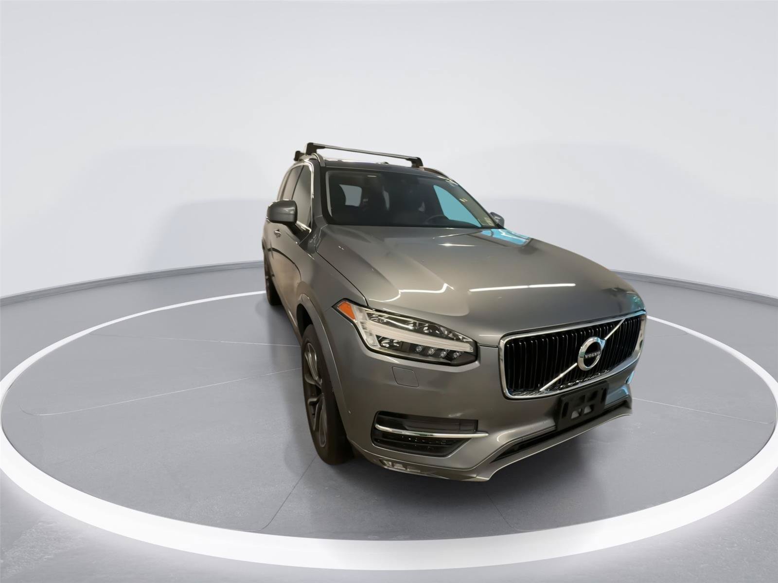Used 2016 Volvo XC90 T6 Momentum w/ Momentum Plus Package AWD/4WD image 2