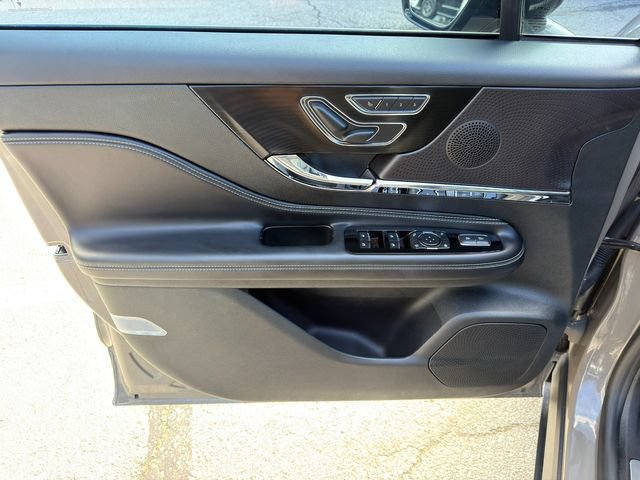 Used 2025 Lincoln Corsair FWD w/ Equipment Group 101A image 18