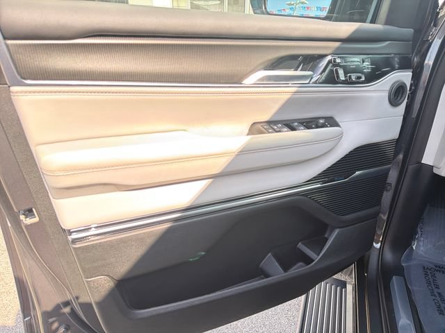 New 2026 Jeep Grand Wagoneer Summit AWD/4WD image 10