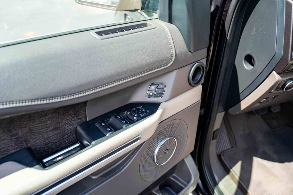 Used 2021 Ford Expedition Limited AWD/4WD image 12