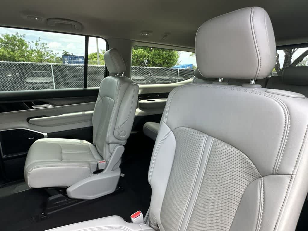 Used 2023 Jeep Wagoneer Series III w/ Rear Seat Video Group 1 RWD image 22