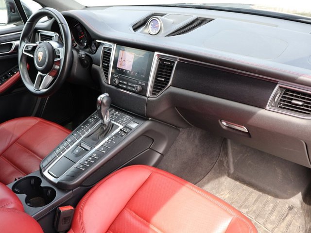 Used 2017 Porsche Macan GTS AWD/4WD image 18