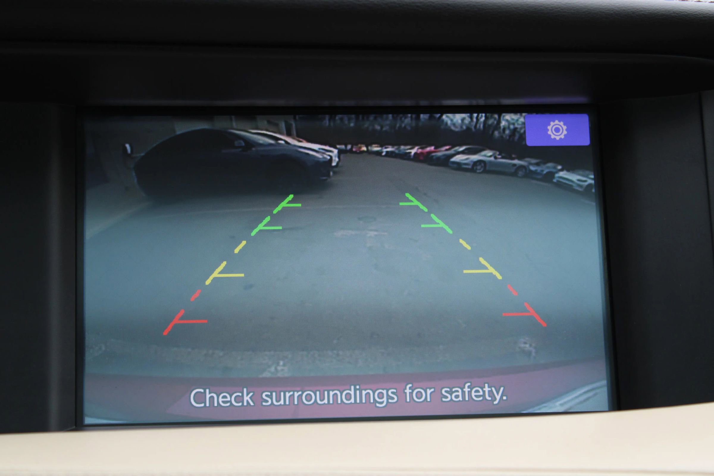 Used 2017 INFINITI QX30 Premium w/ Navigation Package image 10