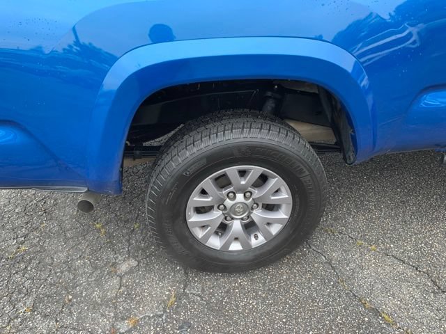 Used 2017 Toyota Tacoma SR5 w/ Tow Package RWD image 37