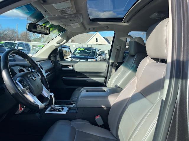 Used 2015 Toyota Tundra Limited w/ Limited Premium Package image 6