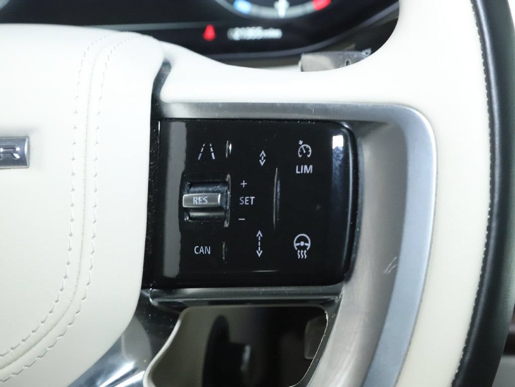 Used 2025 Land Rover Range Rover SE AWD/4WD image 23