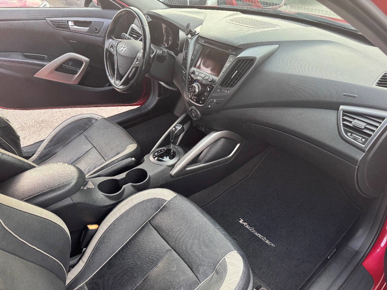 Used 2015 Hyundai Veloster Turbo image 10