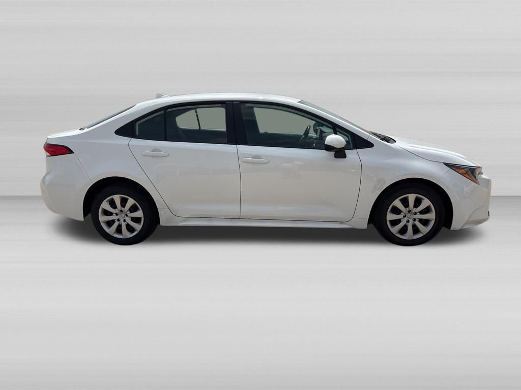 Used 2026 Toyota Corolla LE FWD image 3