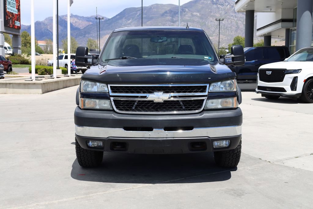 Used 2007 Chevrolet Silverado 2500 LT w/ Heavy-Duty Power Package AWD/4WD image 9
