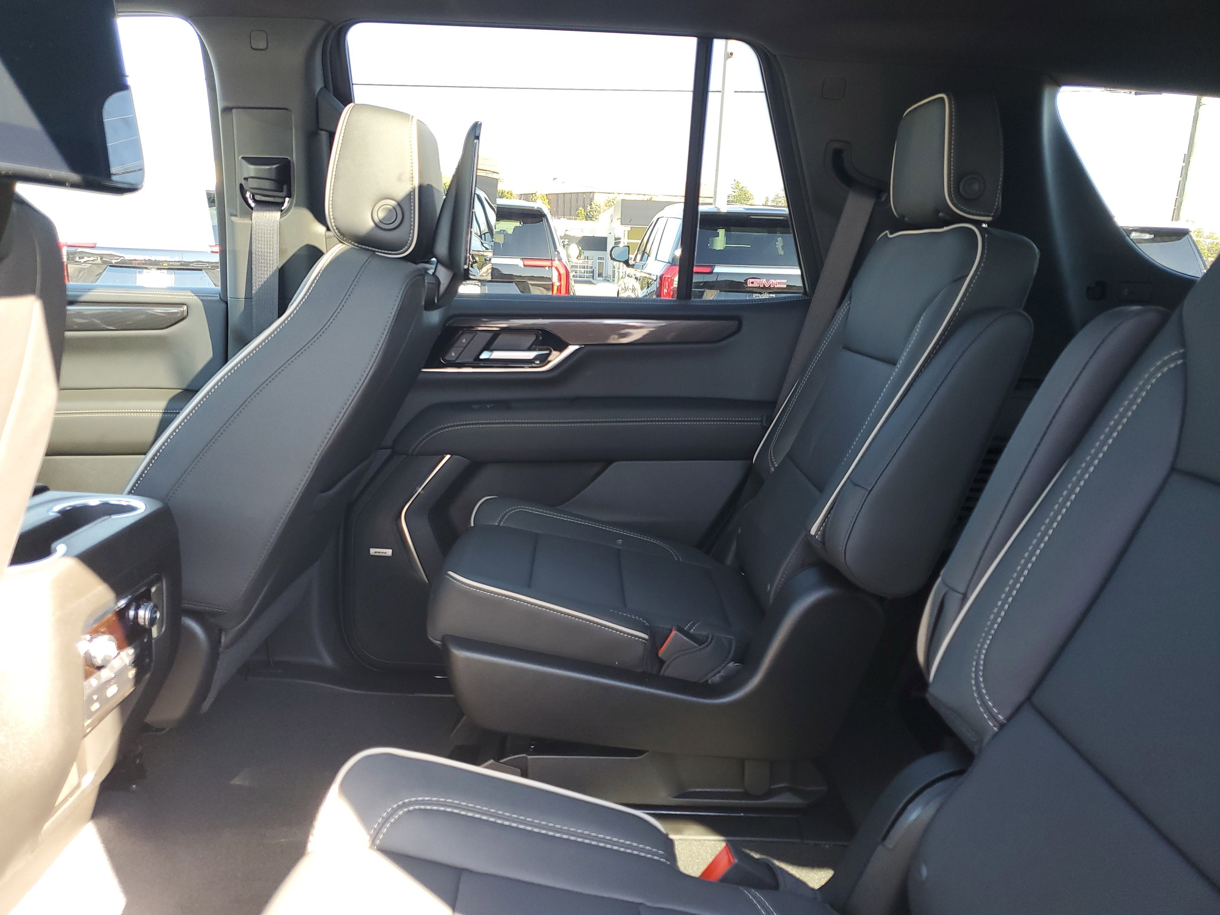 New 2026 GMC Yukon Elevation w/ Elevation Premium Package image 9