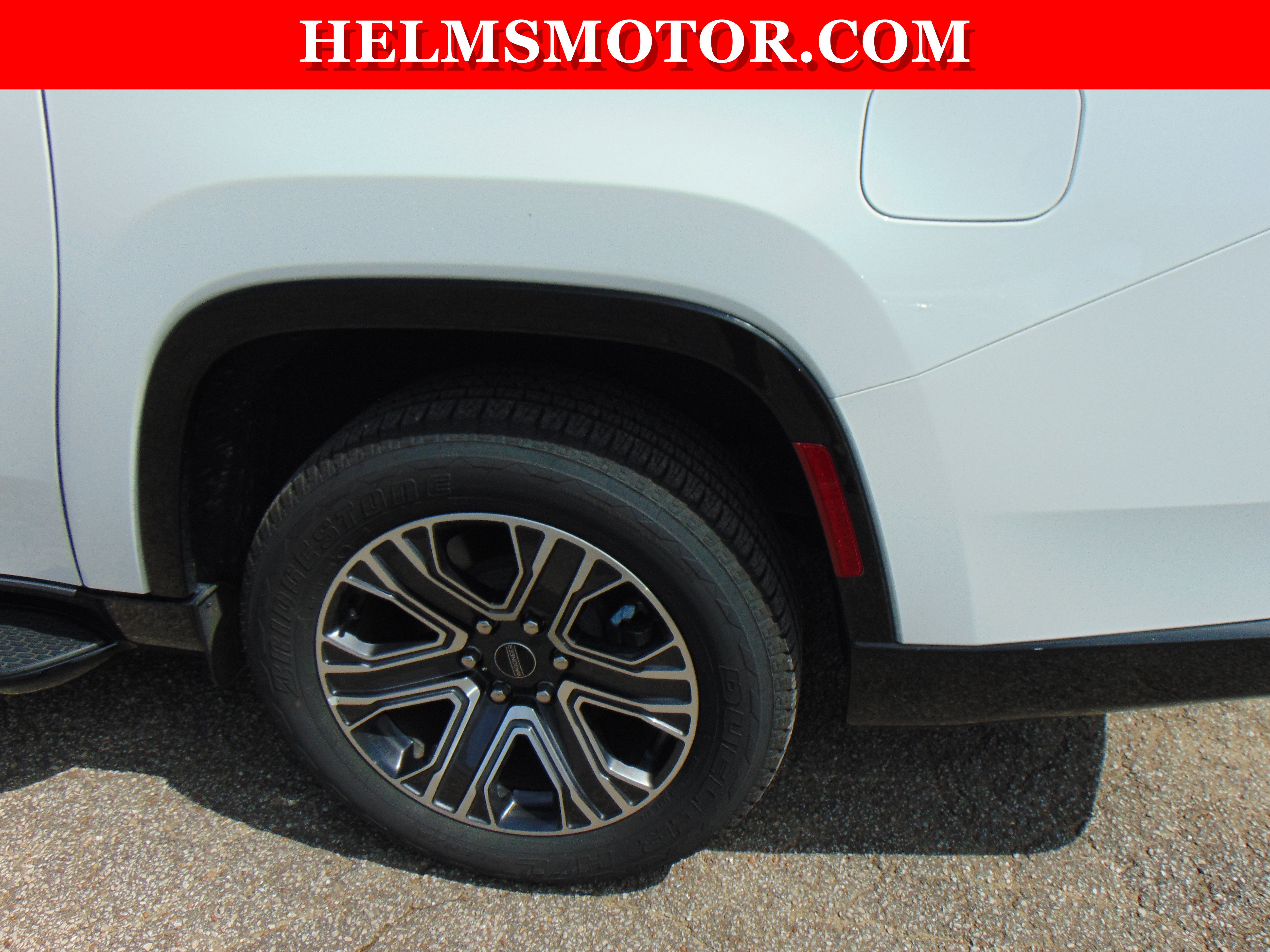 Certified 2025 Jeep Wagoneer L 4WD image 23