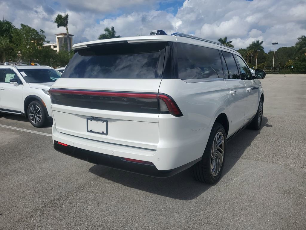 New 2025 Lincoln Navigator L Reserve image 4