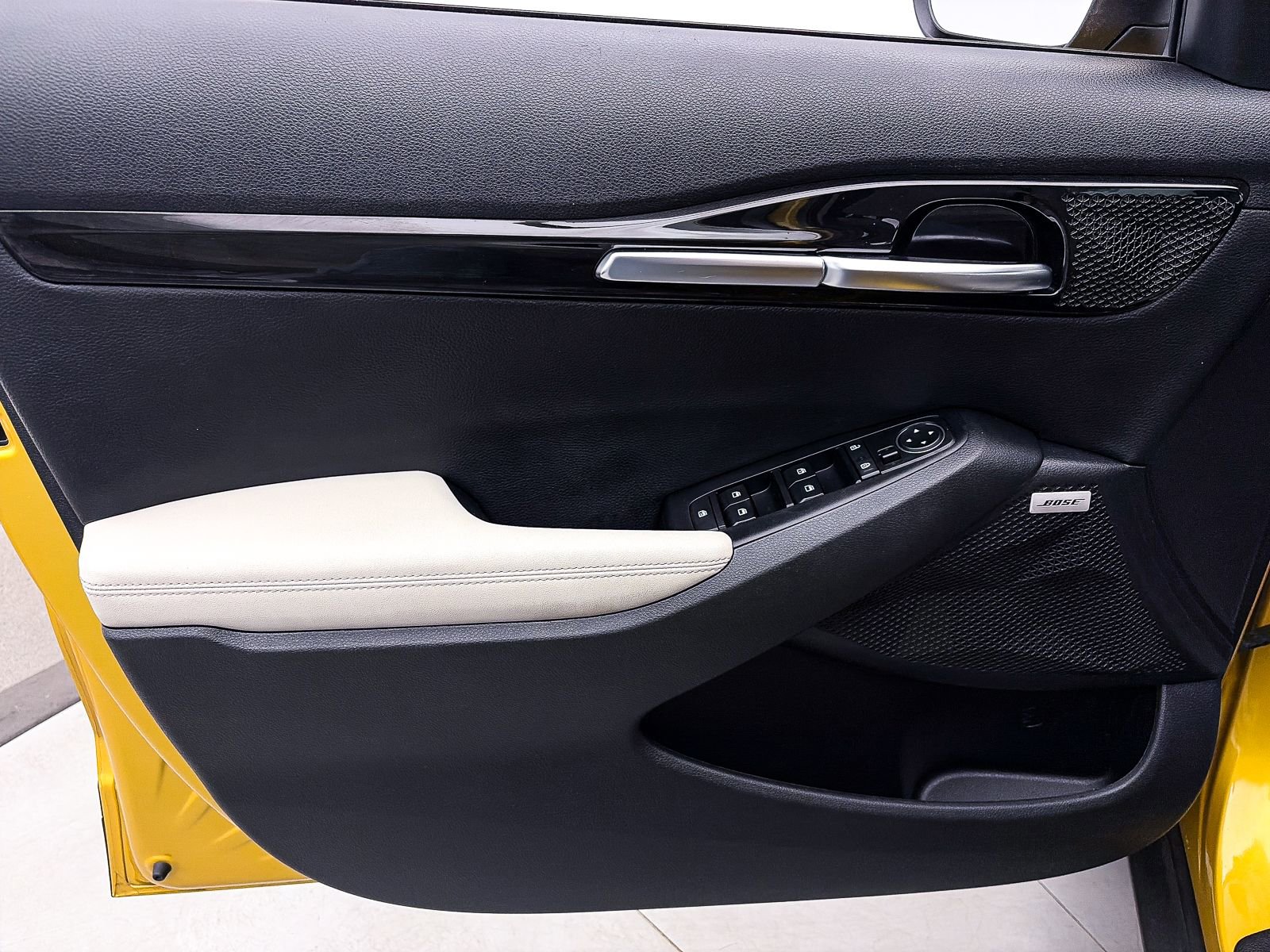 Used 2022 Kia Seltos SX w/ Sunroof Package image 17