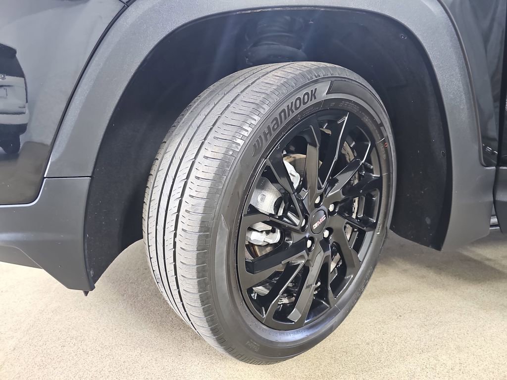 Used 2024 GMC Terrain SLT w/ Tech Package AWD/4WD image 38