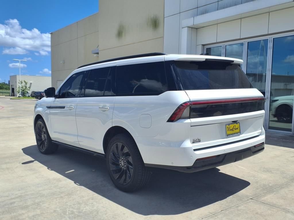 New 2025 Lincoln Navigator Reserve w/ Jet Appearance Package AWD/4WD image 15