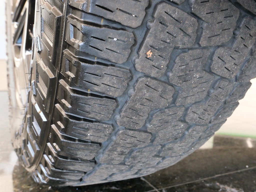 Used 2022 Rivian R1T Adventure image 36