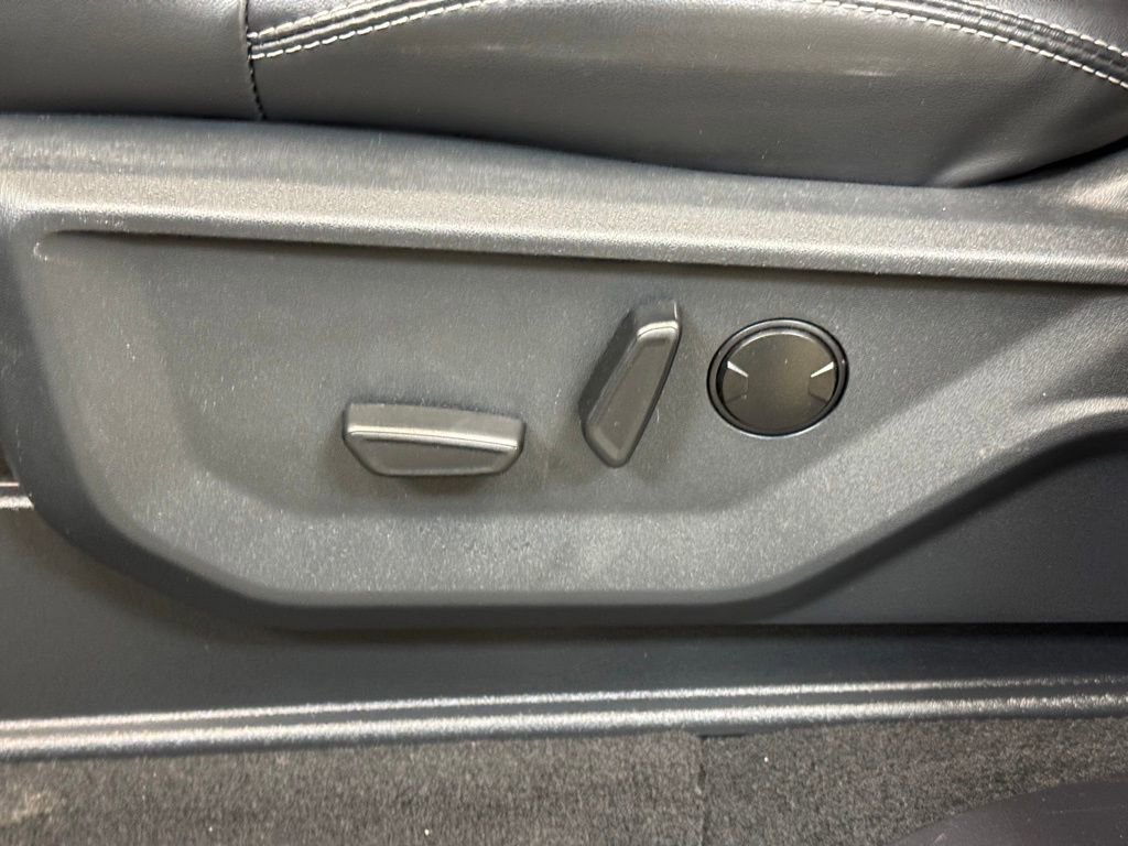 Used 2025 Ford Expedition Max Platinum image 11