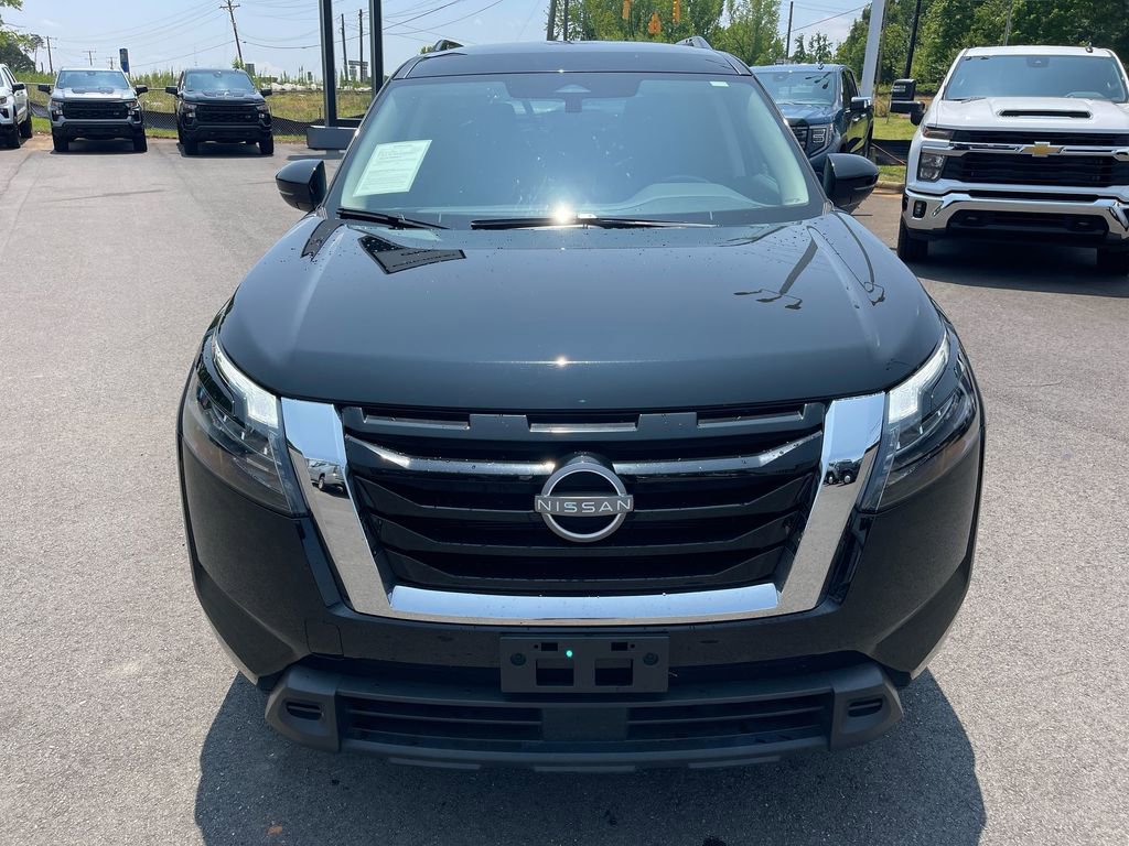 Used 2024 Nissan Pathfinder SV image 8