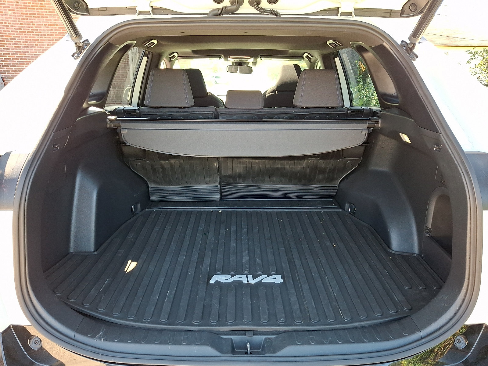 Used 2022 Toyota RAV4 SE w/ Convenience Package AWD/4WD image 30