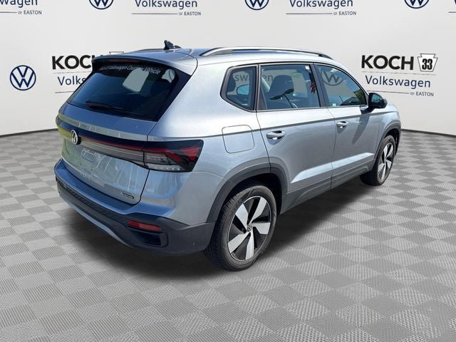 Used 2025 Volkswagen Taos S AWD/4WD image 8