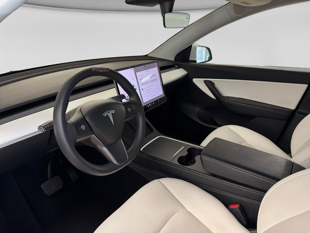 Used 2021 Tesla Model Y Long Range AWD/4WD image 17