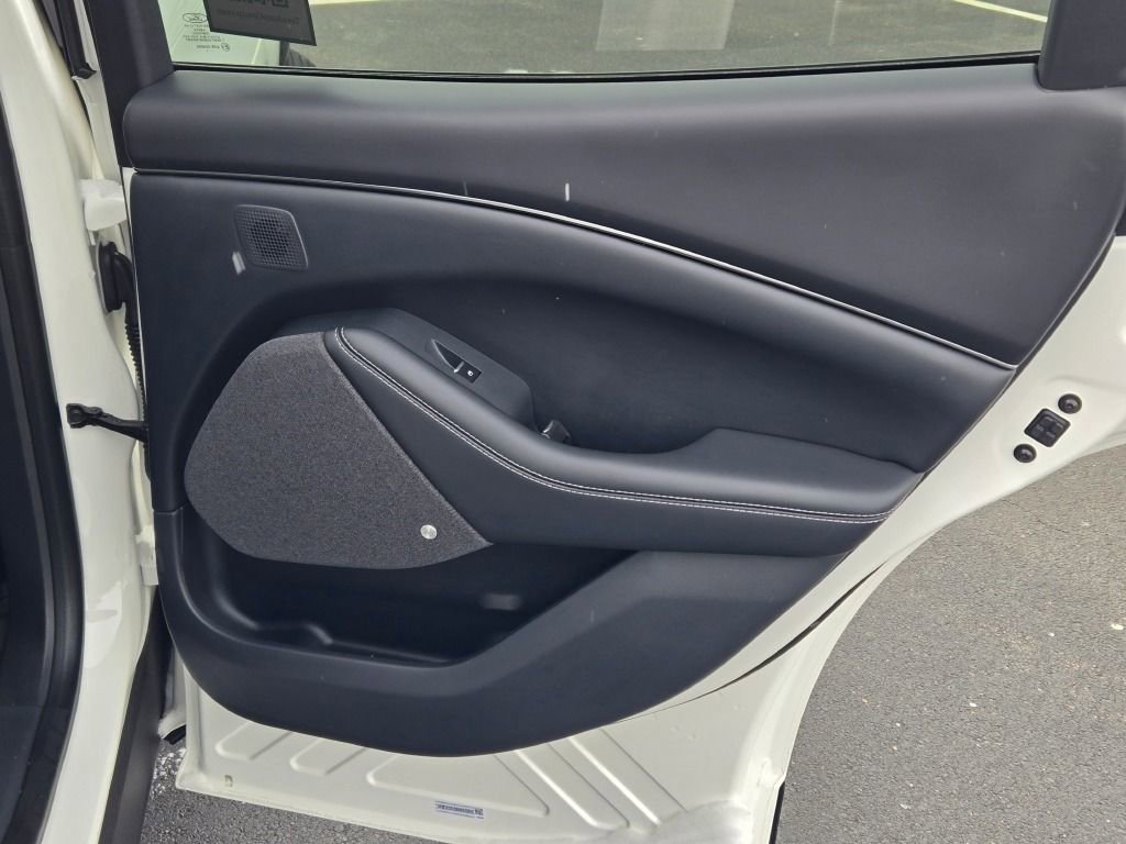 Used 2021 Ford Mustang Mach-E Premium image 11