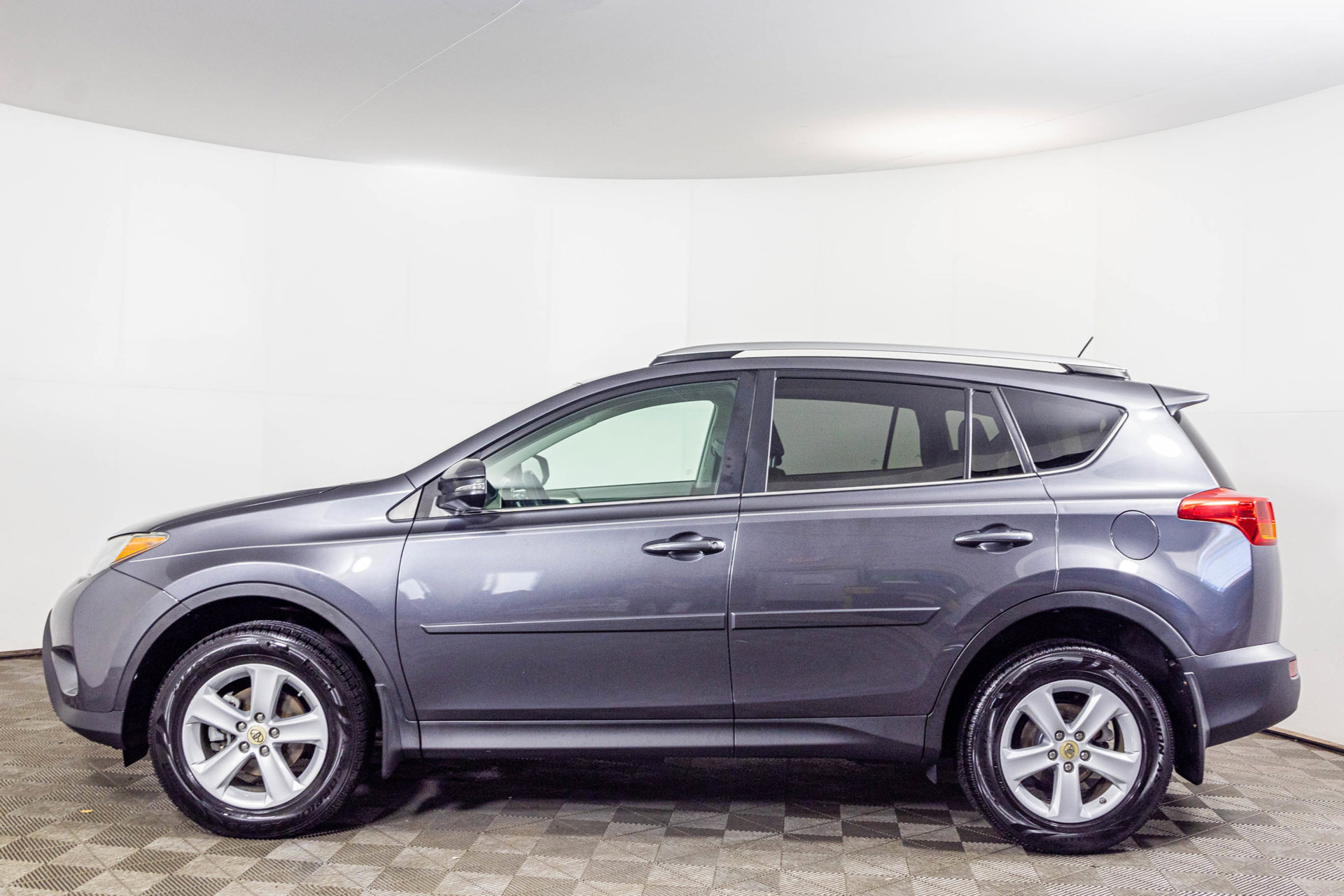 Used 2013 Toyota RAV4 XLE FWD image 20