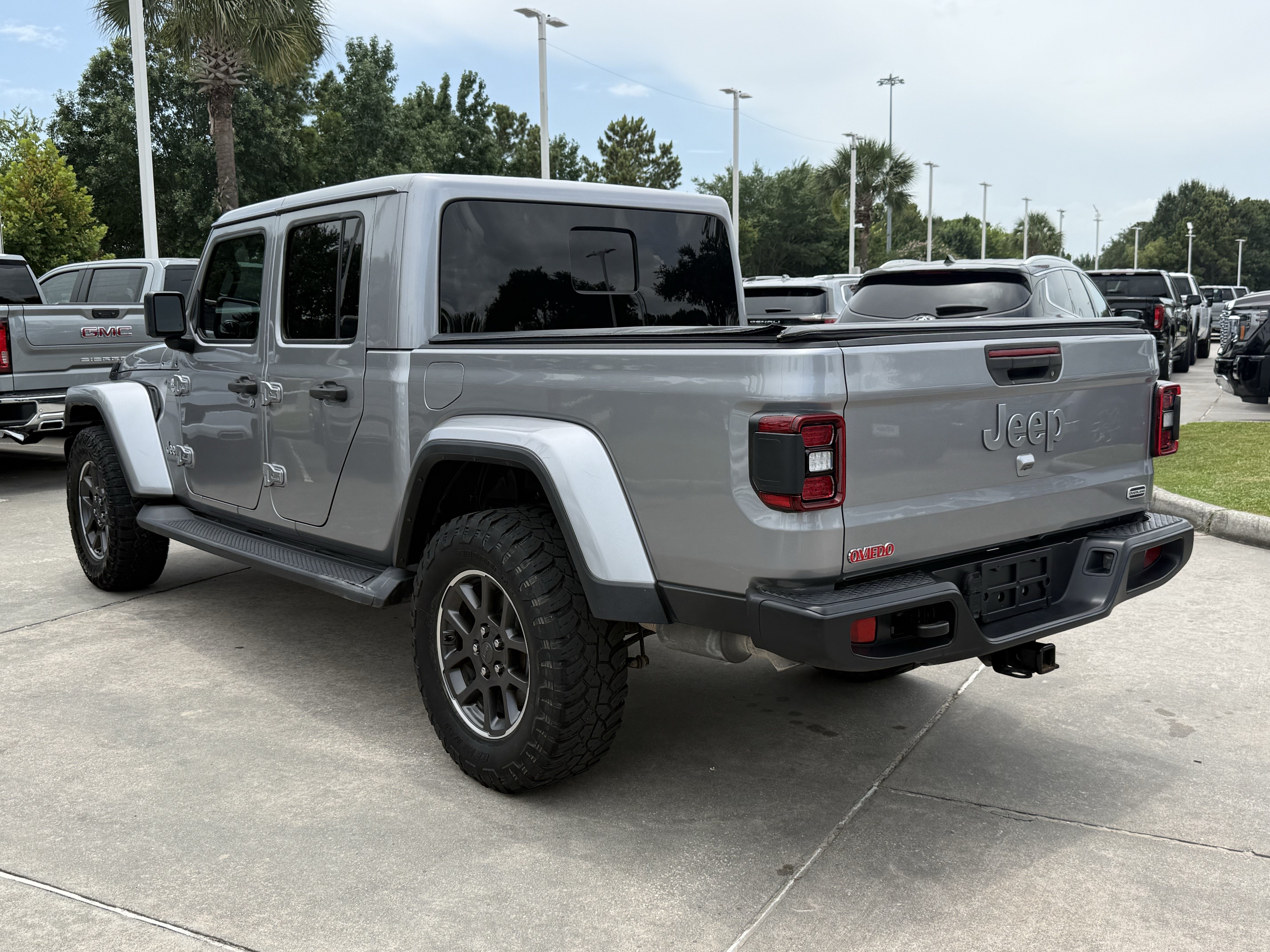 Used 2020 Jeep Gladiator Overland AWD/4WD image 7