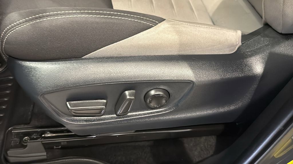 Used 2024 Toyota Tacoma TRD Off-Road w/ TRD Off Road Upgrade Package AWD/4WD image 22