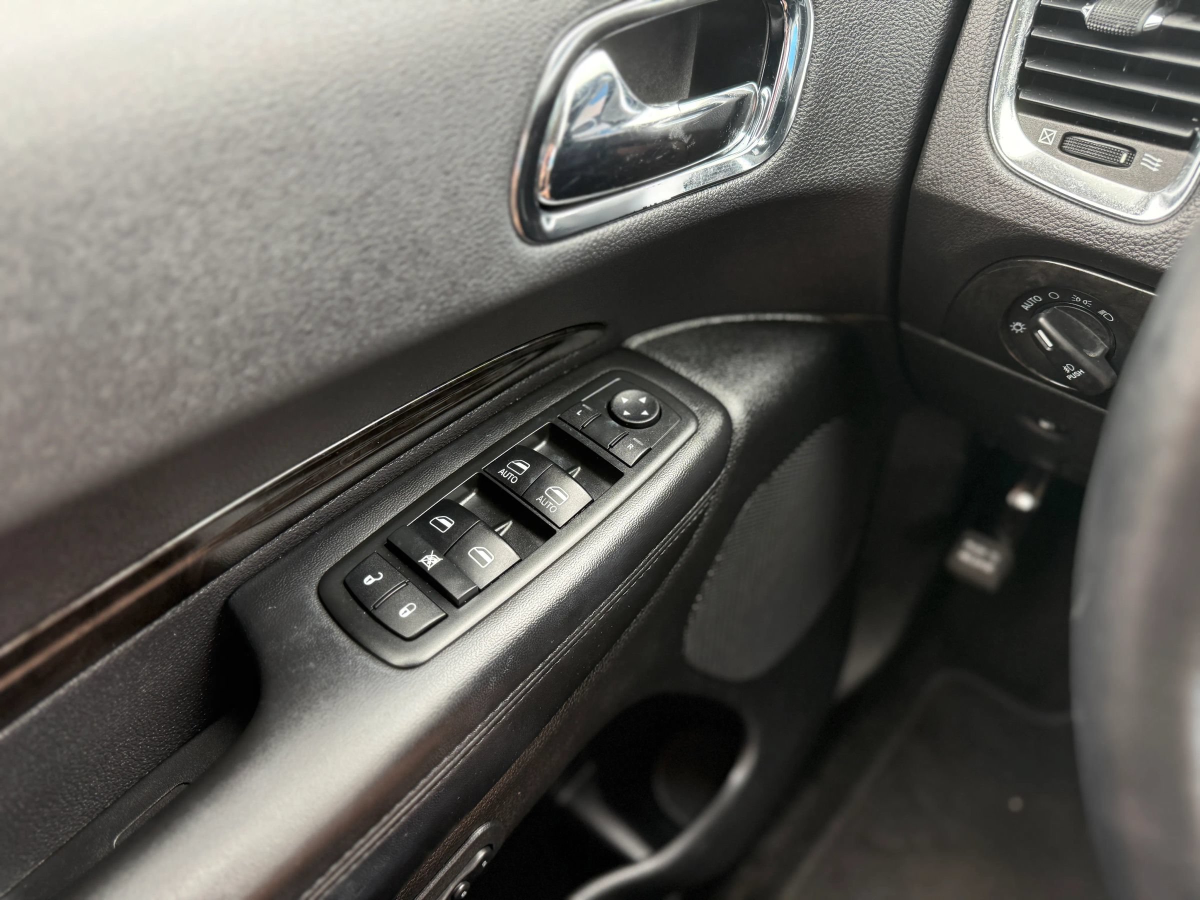 Used 2014 Dodge Durango Limited w/ Premium Group AWD/4WD image 29