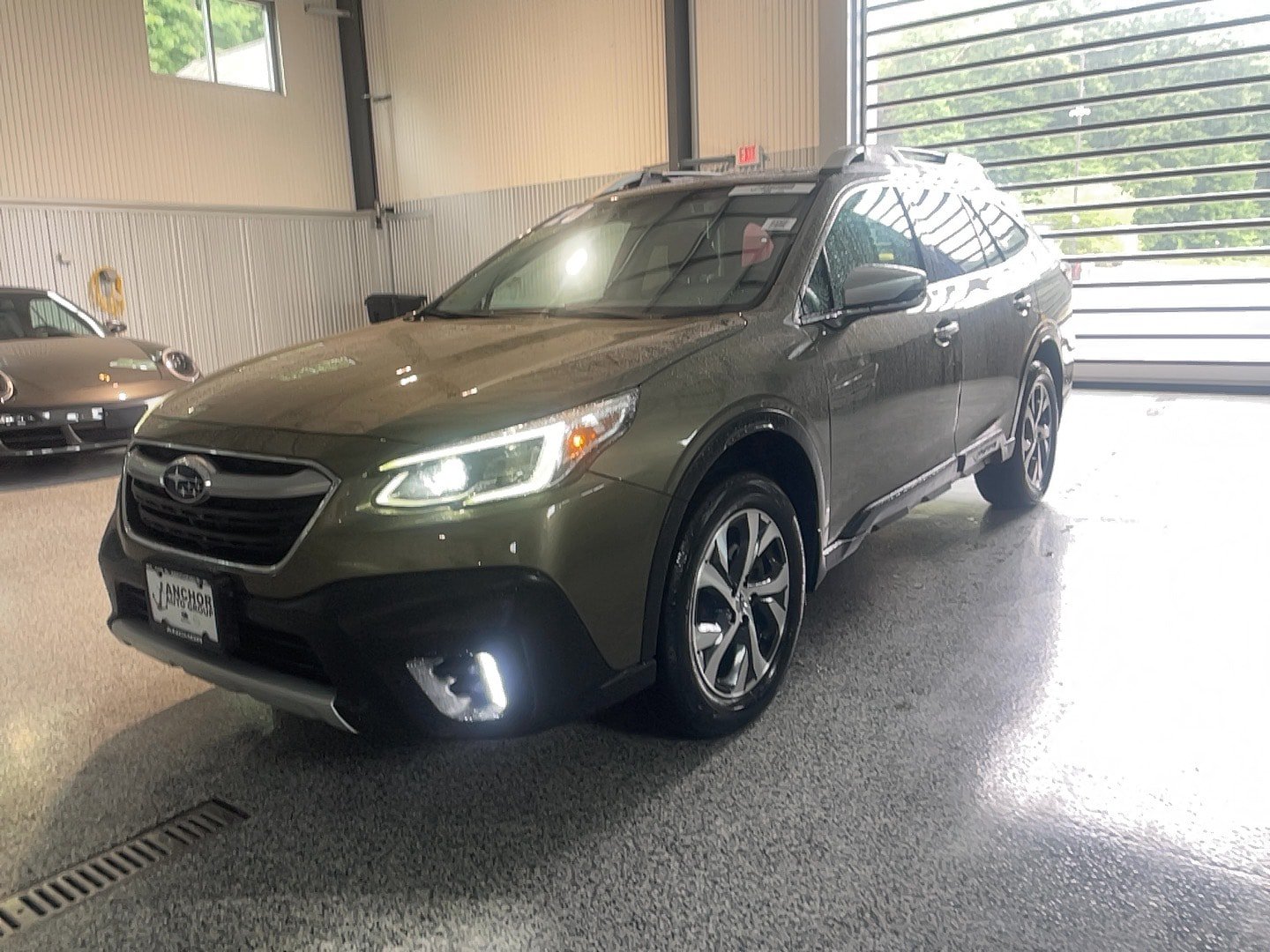 Used 2020 Subaru Outback Touring AWD/4WD image 3