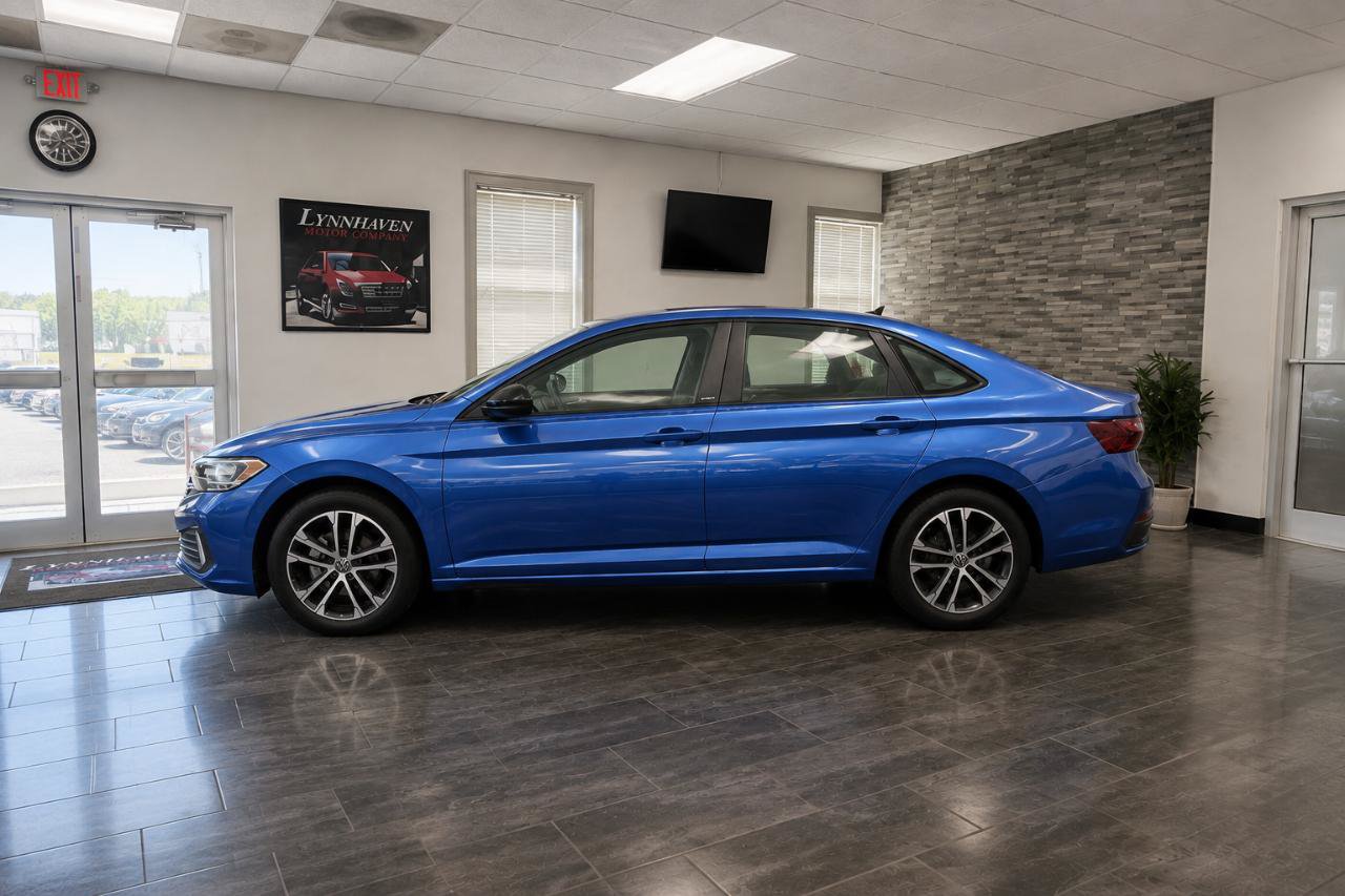 Used 2024 Volkswagen Jetta Sport FWD image 5