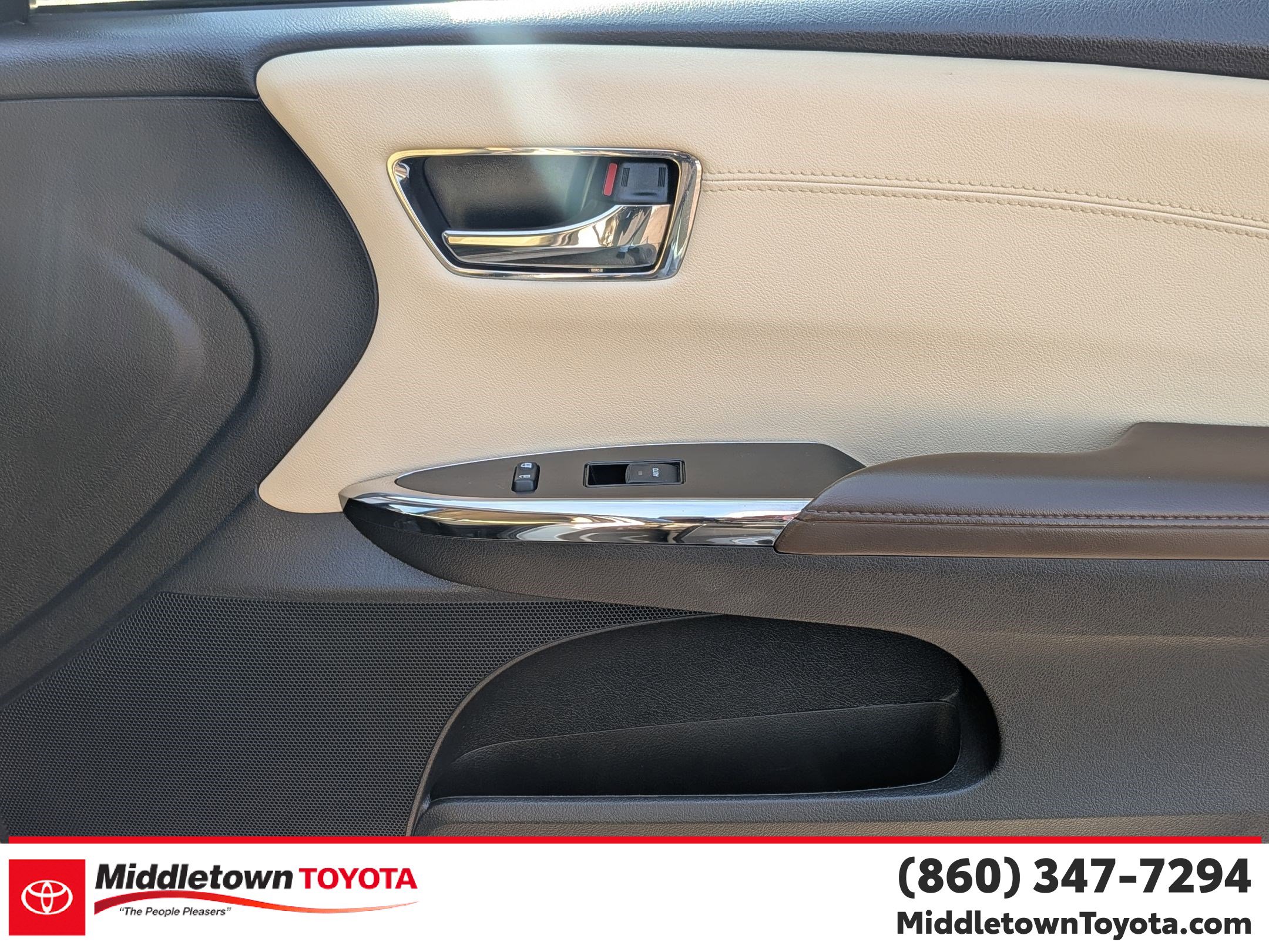 Certified 2017 Toyota Avalon XLE Premium image 37