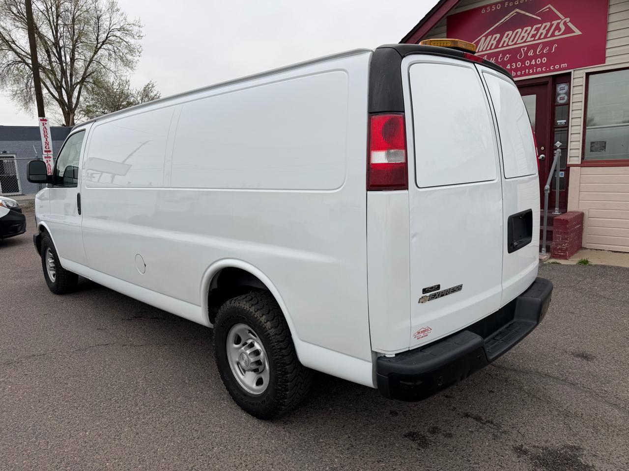 Used 2020 Chevrolet Express 2500 Extended w/ Communications Package RWD image 7