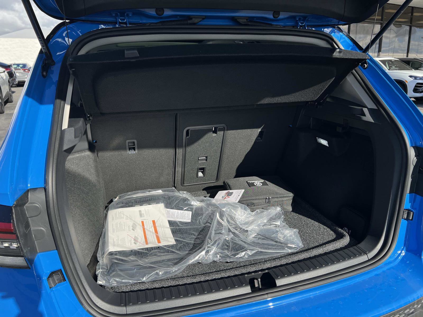 New 2026 Volkswagen Taos SE image 25